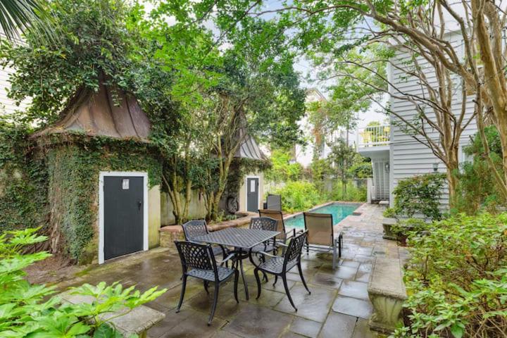 Serene Cottage With Beautiful Garden And Heated Pool Charleston Kültér fotó