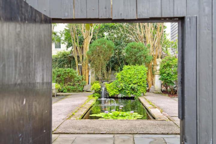 Serene Cottage With Beautiful Garden And Heated Pool Charleston Kültér fotó